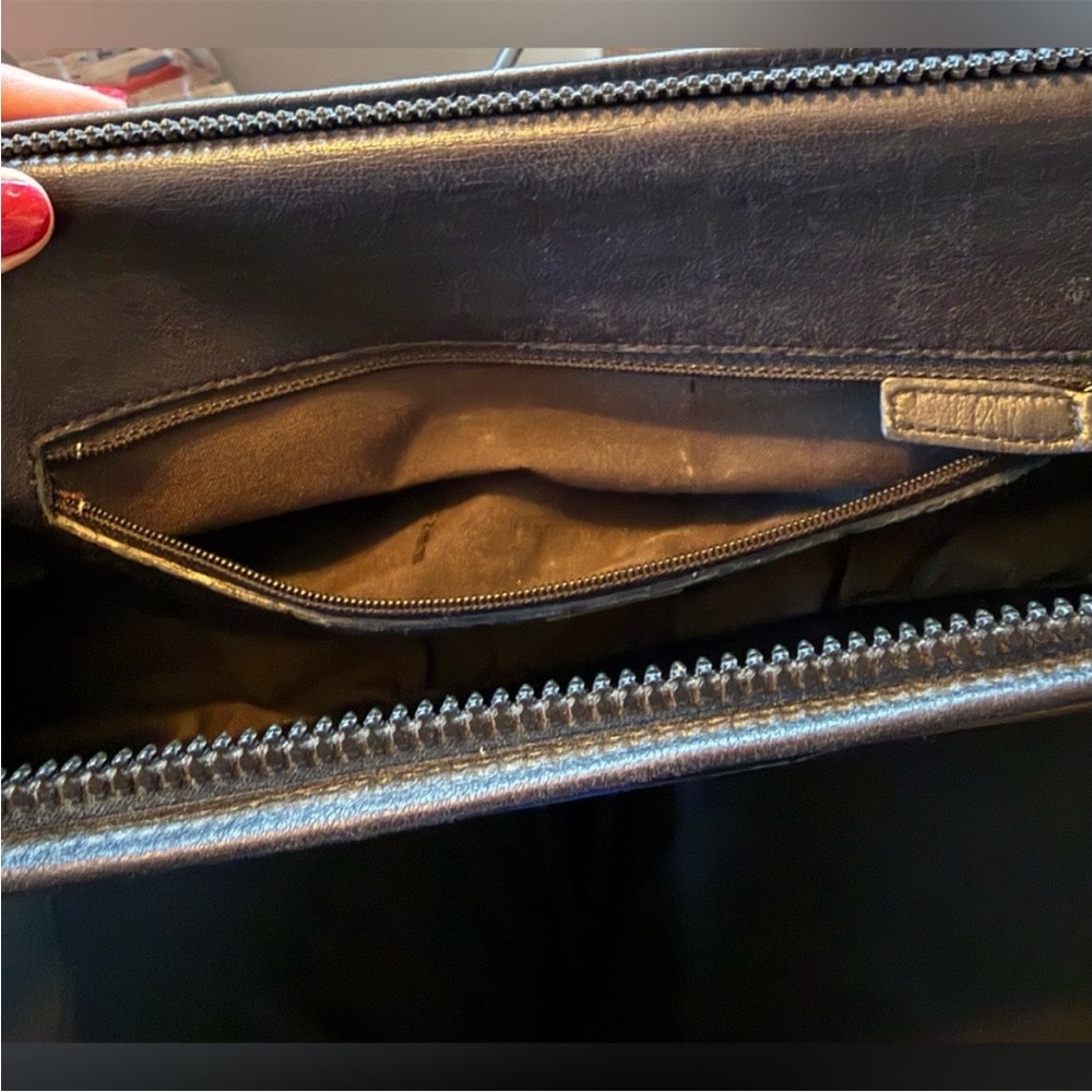 Fendi Vintage Women’s Leather Tote Bag with Embossed Panel - Picture 6 of 7